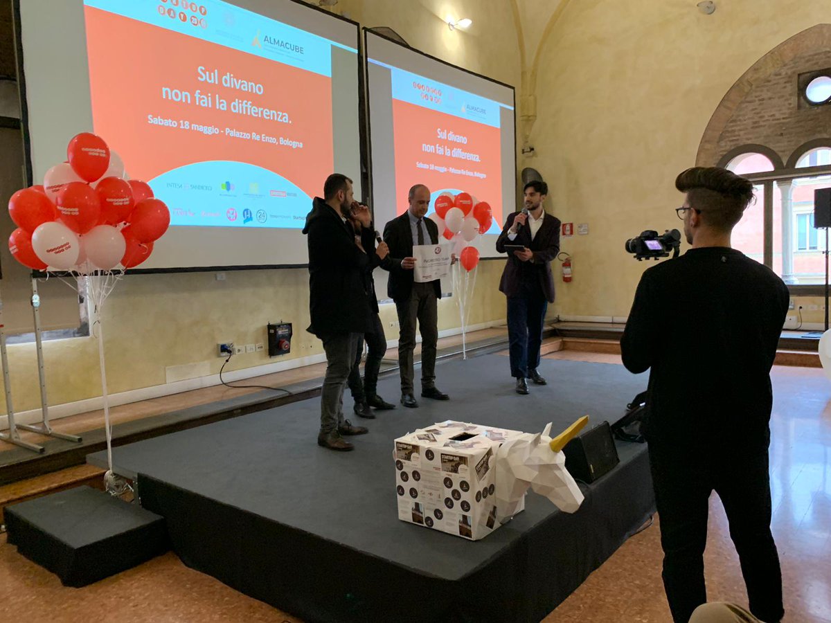 BacktoWork24's tweet photo. 🥇E' @StemSelSrl la vincitrice dell'#InvestorTime allo #StartupDay organizzato da @almacube
👏 Congratulazioni al Prof. Pierluigi Reschiglian e a tutto il team!!
▶️#StemSel è anche in #crowdfunding, scopri la campagna e contribuisci al suo sviluppo👉https://t.co/fuaChZSZCJ https://t.co/hPhT5jzIkB