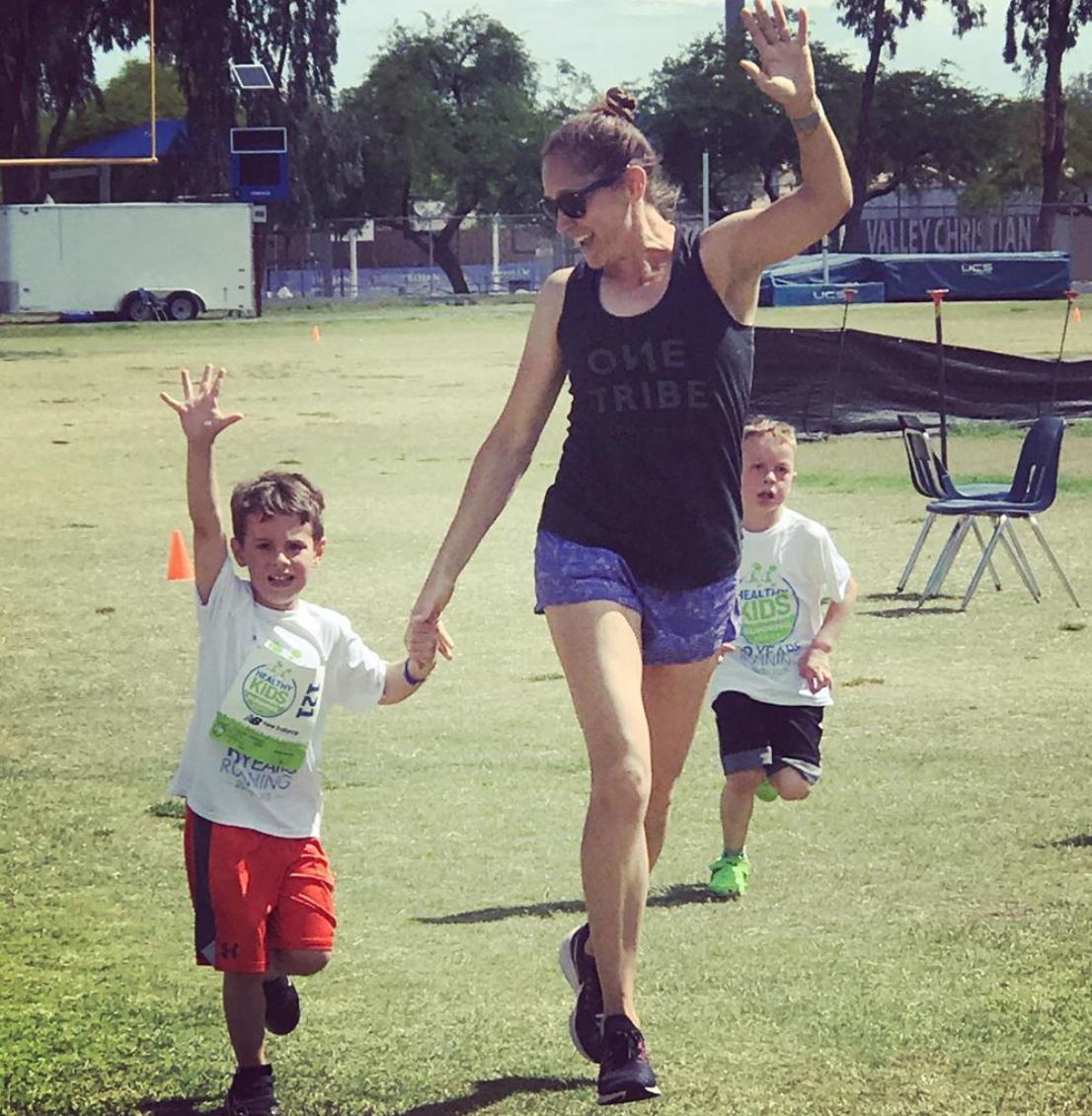 body_helix's tweet photo. Our Brand Ambassadors aren't just an inspiration to us. They're out there being the best role model for their kids! #momswhorun #teambodyhelix #movethroughit
@EricaPJasper thanks for being on our team!
Read more about Erica 🏃♀️💨 https://t.co/K0wqb38U2G https://t.co/Ql5uMftncD