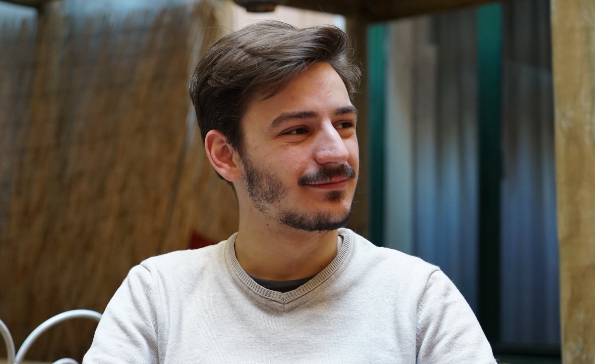ZoneKfr1's tweet photo. Interview ! (attention, teaser) 💪
Première vidéo d'entrevue avec @wenceslaslifschutz , comédien et réalisateur ! RDV demain les copains ! 🎉😎 

 #toplist #comedien #interview #entrevue #artiste #theatre #scene #lyon #movielist #realisateur #topcinema https://t.co/OkK4fJtN0e