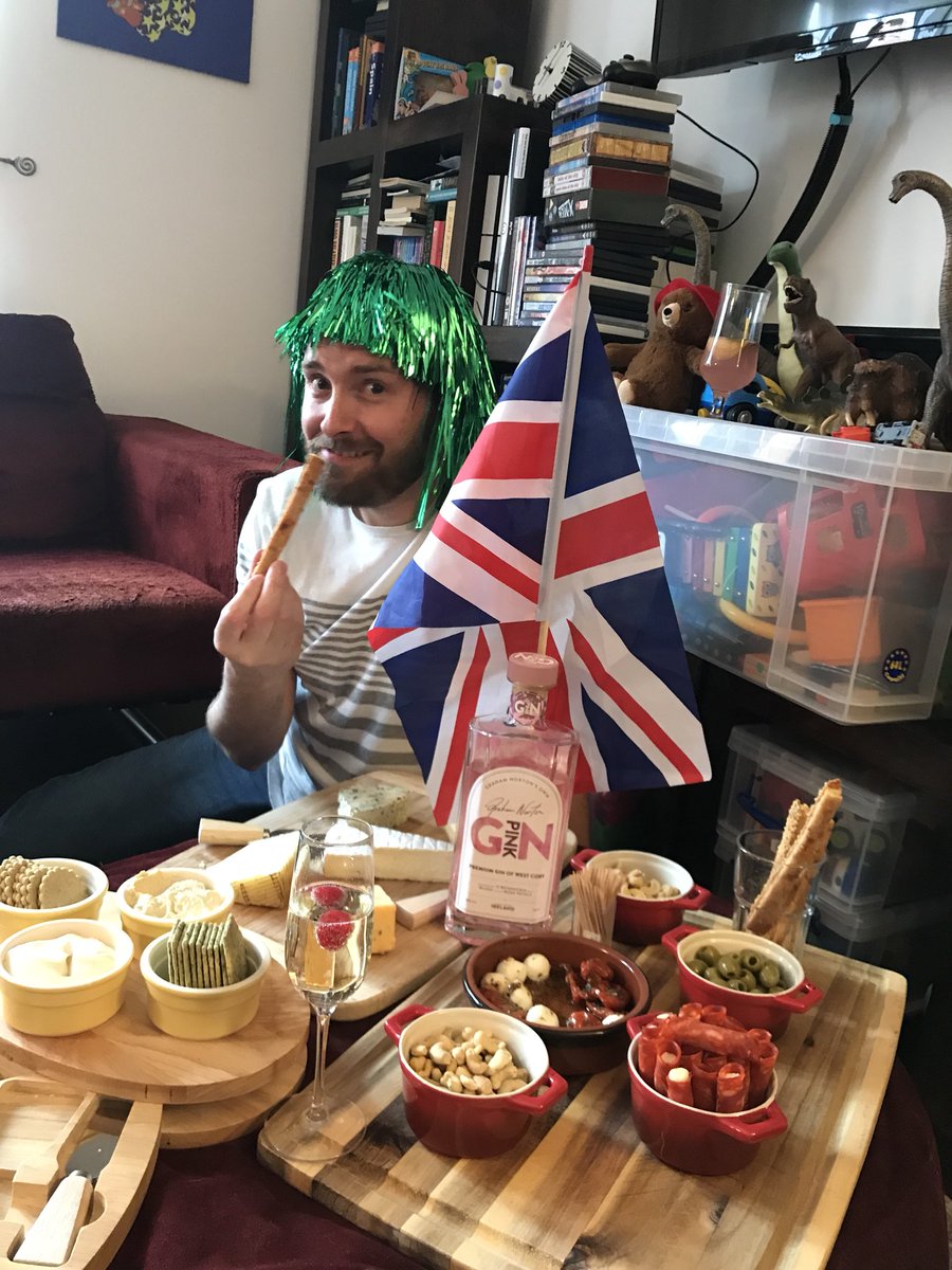 marcmcgonagle's tweet photo. Getting ready for #eurovision with an appropriately fab gin @grahnort @mcgonaglebarry #linethestomach https://t.co/WIhe6rK7CG