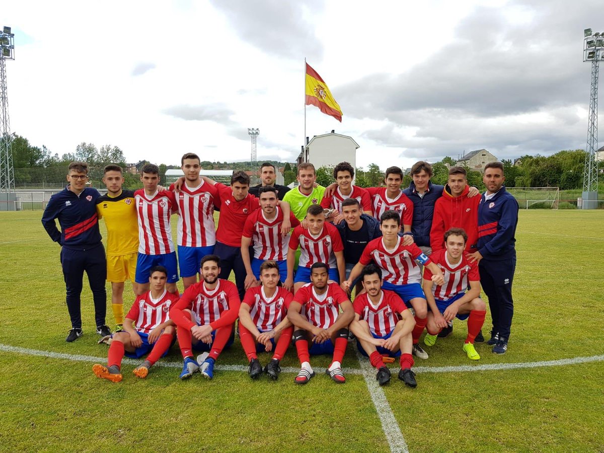 equipa2sport's tweet photo. Atlético Bembibre |⚽⚪🔴

¡Futuro del @AtcoBembibre! ✔️ https://t.co/zSxcCUxDw0