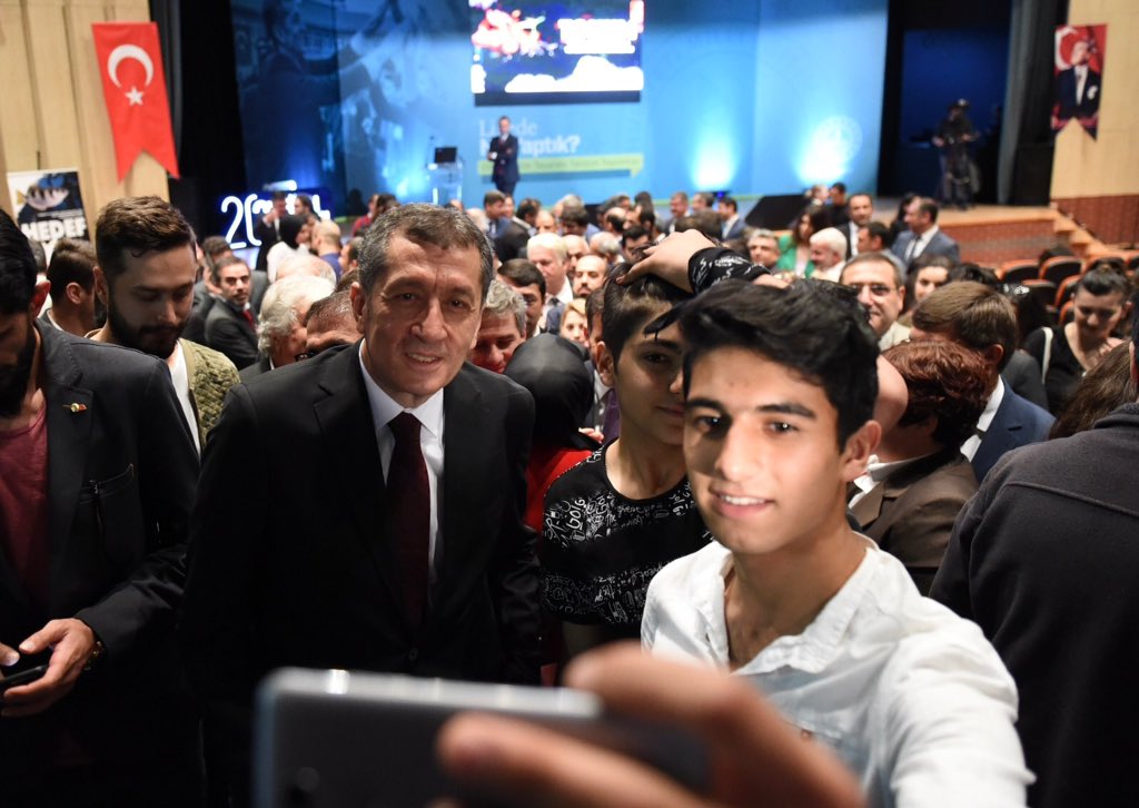 Bakan Selçuk, Ortaöğretim Tasarımı'nı tanıttı.

Haber👉🏻bit.ly/2YuwdSO

#Eğitim2023