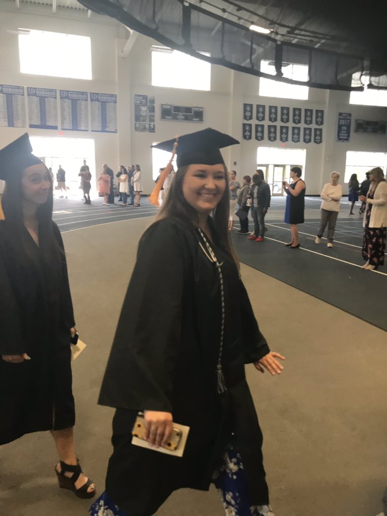 DbqVolleyball's tweet photo. UDVB representing! #2019UDGrad https://t.co/wFH6HiveIx