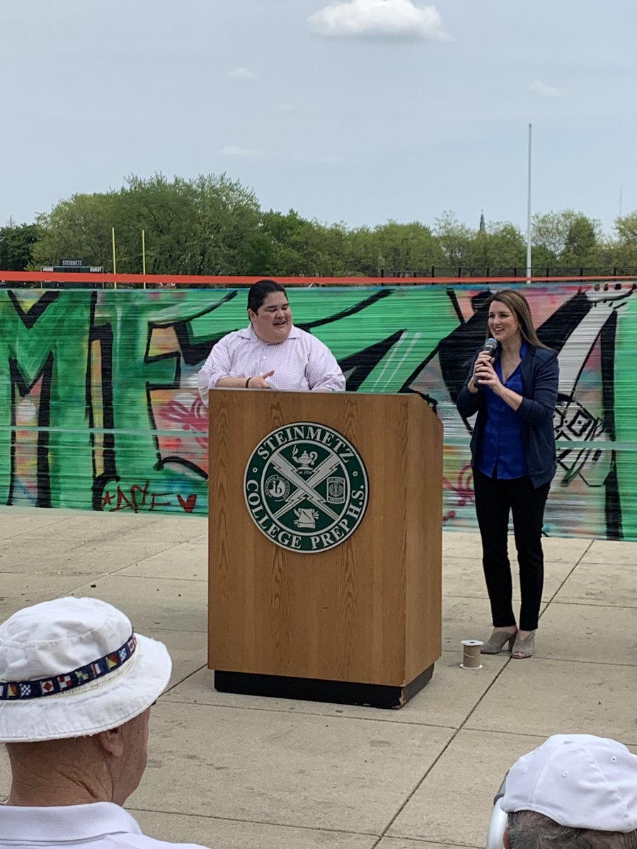 Congrats to Steinmetz HS and Belmont Cragin on officially opening new fields!  Thanks to <a href="/Cubs/">Chicago Cubs</a> Jen Dedes Nowak for helping launch this Diamond Project!  @NWSHC <a href="/LISCChicago/">LISC Chicago</a>