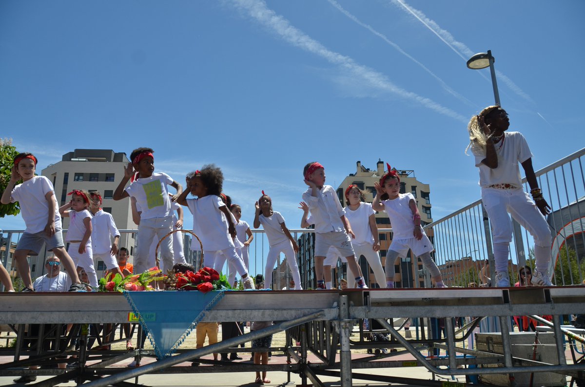 StudioArkania's tweet photo. #FiestasDeLaPrimavera 2019 💗
#Vallekas #CandyCrewFamily #ArkaniaStudio https://t.co/PVD3Gnqs3d