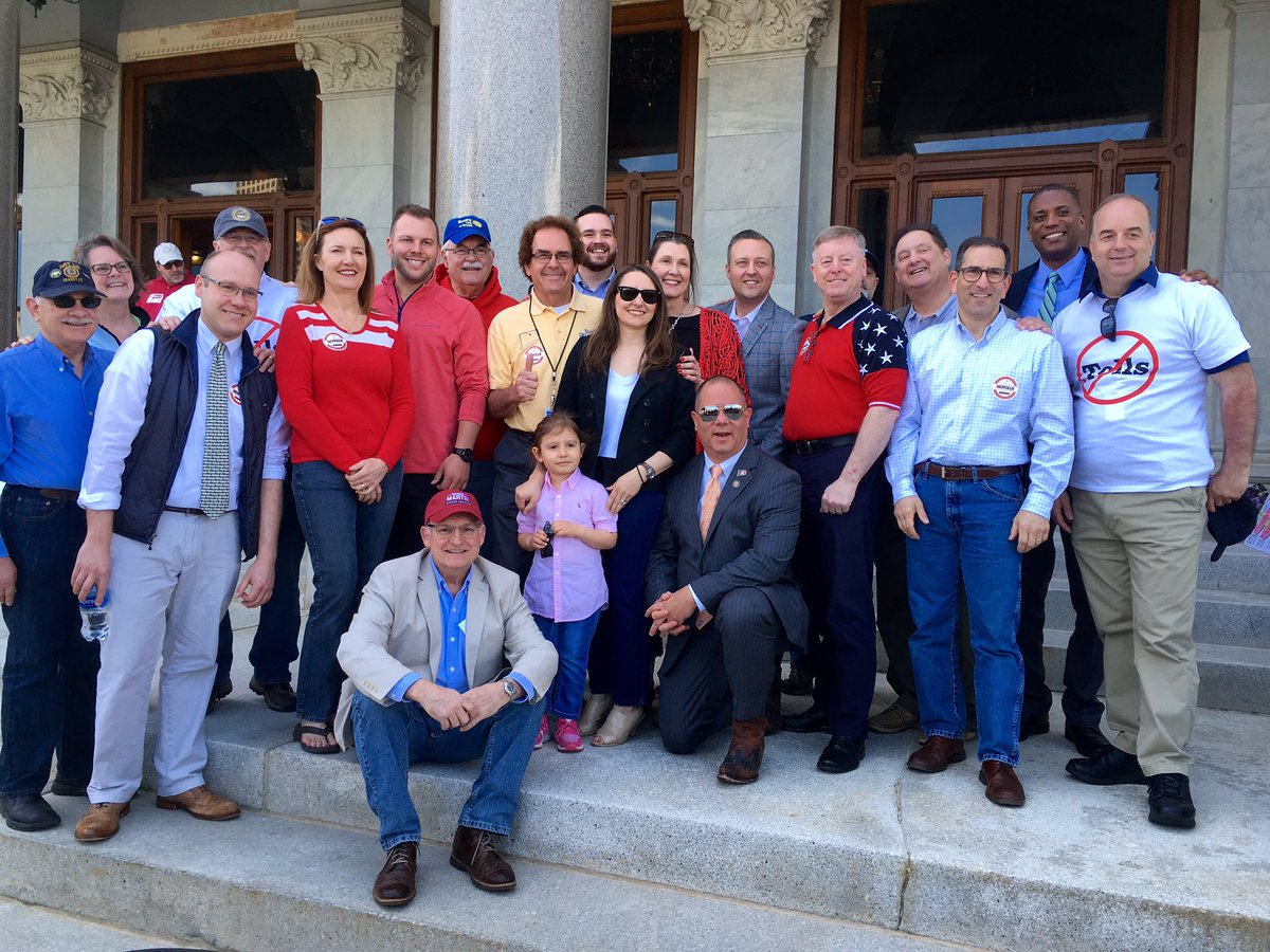 reprebimbas's tweet photo. I am proud to stand with my fellow colleagues against TOLLS. https://t.co/yqAJSF3KrC