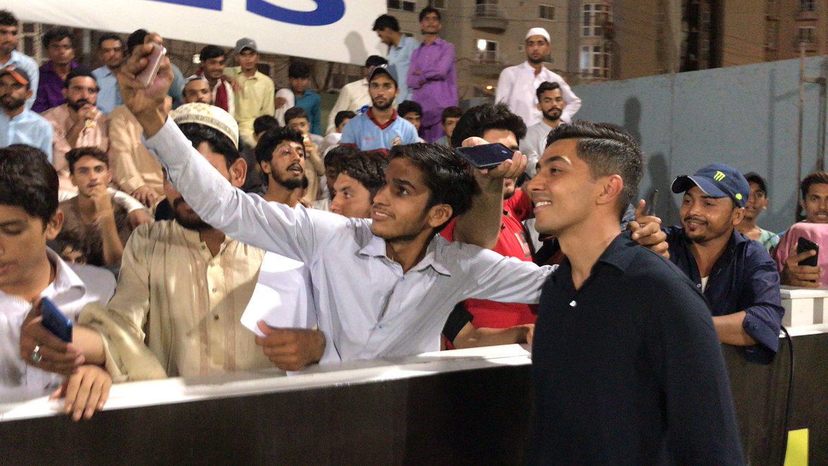 ShahidSelfie's tweet photo. Owner Multan Sultans Ali Tareen is winning hearts once again as he's letting fans to take selfies with him during the final of the 7th Corporate T20 Cup 2019.
Digital Media Partner: SF360Digital
#OAvSSGC #KhanKaMaidaan #CorporateT20Cup #DHASportsClub https://t.co/qIjZKrlGyT
