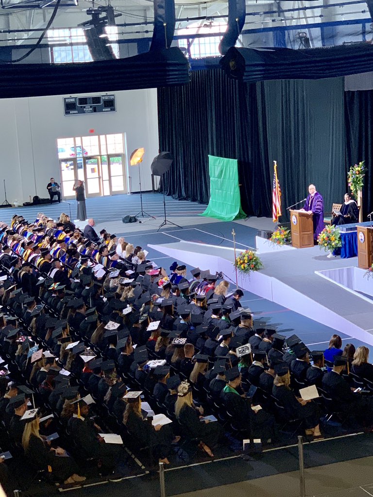 UDSpartanNation's tweet photo. Welcome the the UD Alumni Family! 🎓💙 #2019UDGrad https://t.co/kzfJQvCYiE