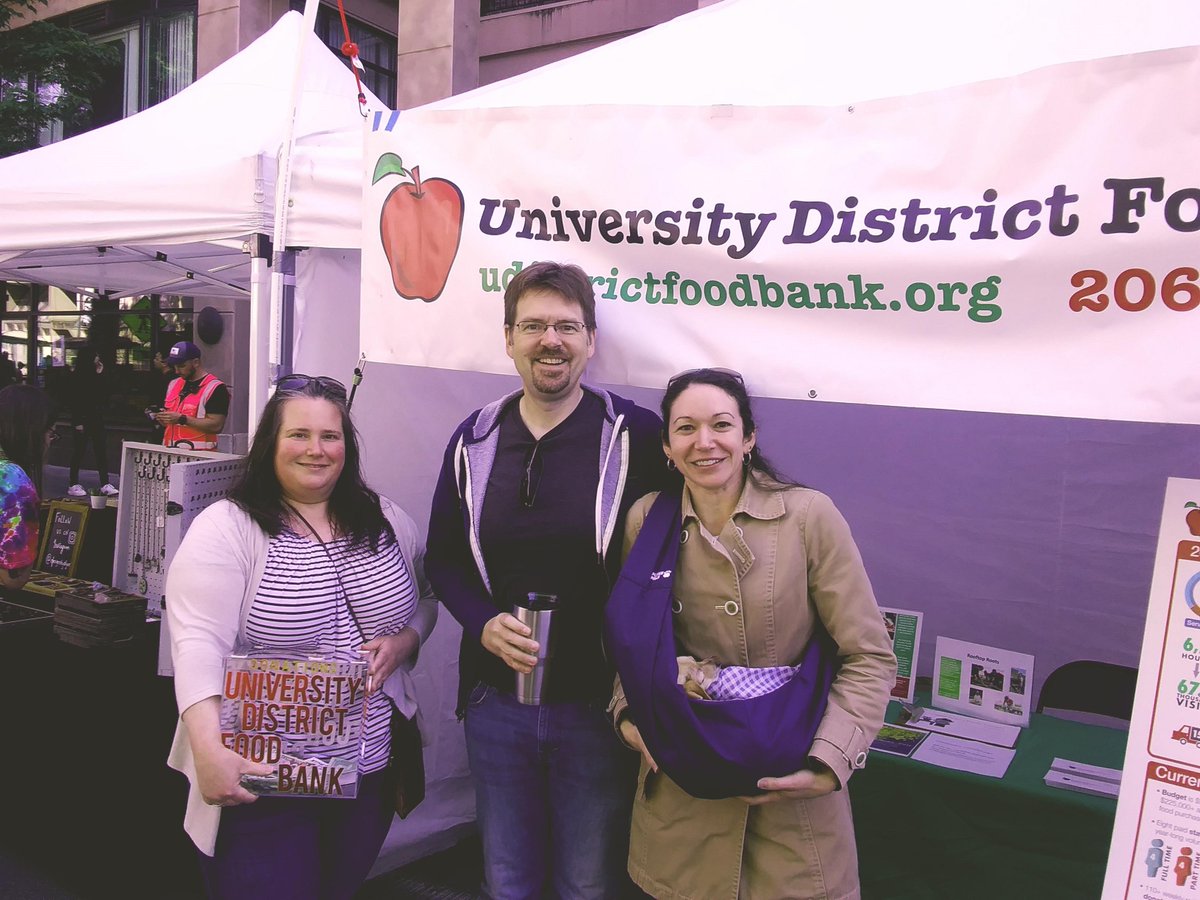 UDistFoodBank's tweet image. Stop by the Food Bank booth at #udstreetfair. Board members and Argo (honorary food bank pup) will happily provide you with the latest food bank news. Our friendly booth neighbor, artist Becca Heavrin, is selling some great acrylics. #buylocal