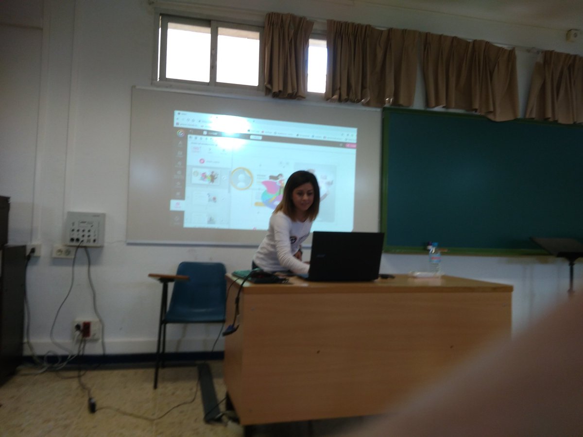 asanpapis's tweet photo. Genial la charla de hoy, gracias por hacerme descubrir @genially_es #geniallydisruptiva #educaciondisruptiva https://t.co/fWkNk3QUt1