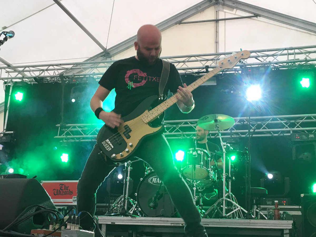 orozkorock's tweet photo. 🔥 Oholtza sutan 🔥 #MoonShakers, @Lihertaldea, @Fetitxe eta #Pelax taldeekin! 

ITZELA! 🤘
#OrozkoRock19 https://t.co/patm1gHWkB