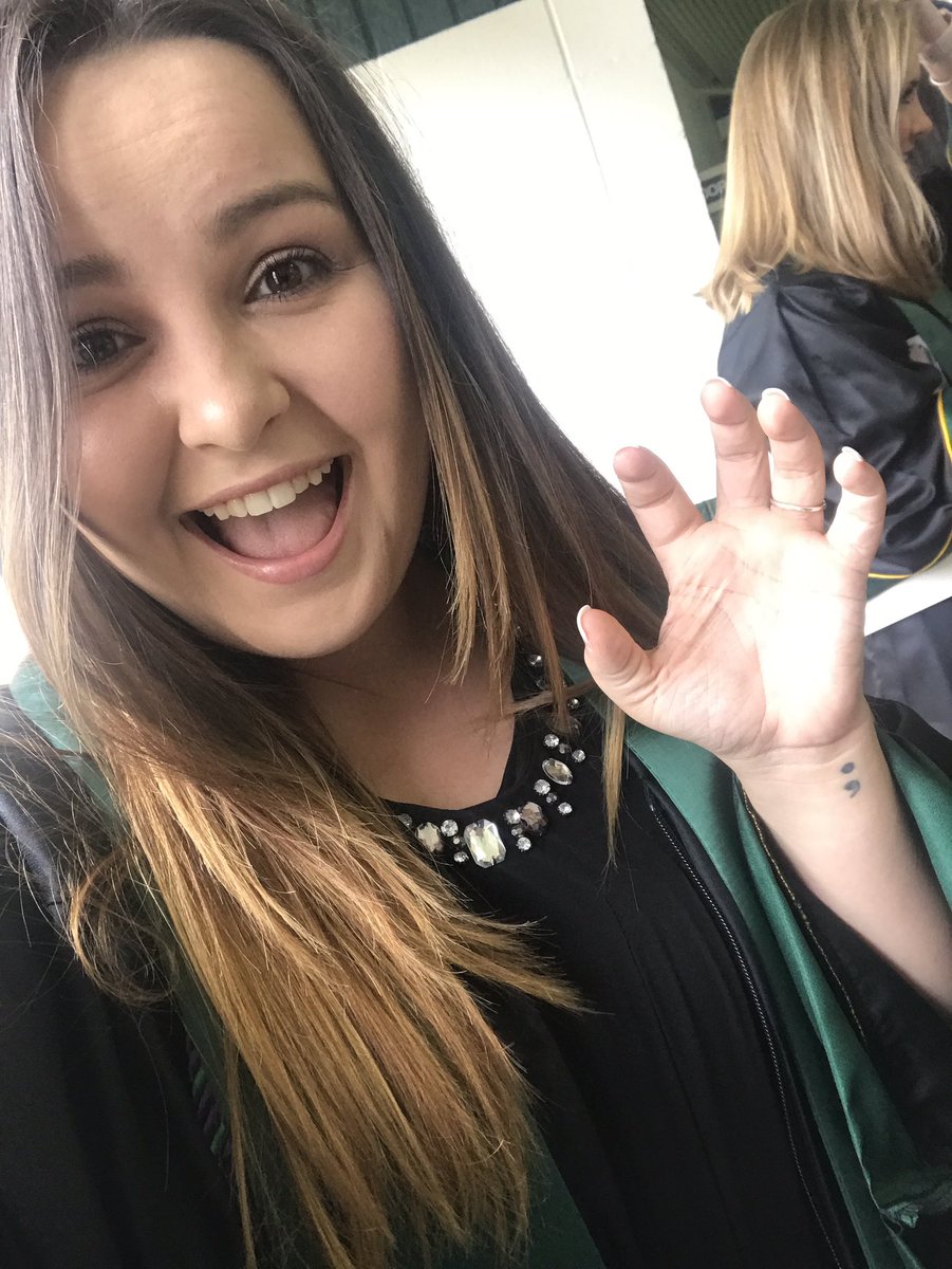 a_knight12's tweet photo. Look mom and dad, I did it!! 🎓 #BaylorGrad https://t.co/ax9A64SVfj