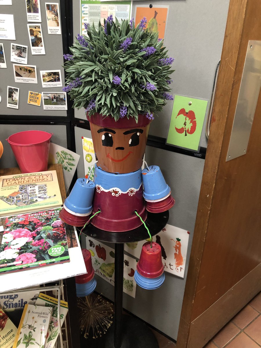 LeeAnneMenzies's tweet photo. Huge thanks #MuirhouseMilleniumCentre for hosting us today. Our @EdinburghWfi snacks will be put to good use tomorrow, when the centre hosts a non-denominational Sunday School for local children. Strengthening communities for all is a drive for us WiFIes #EWFI #WFI #ootandaboot https://t.co/lL27sZm2u1