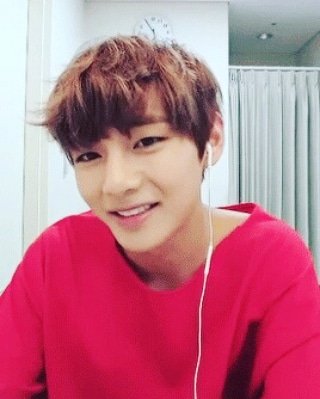 MariMariara's tweet photo. #tae 
O amor entre ARMYS and BTS
NUNCA ACABA QUEM NAO ER ARMY SAI FORA NOS TE AMA SEU SORRISO ER ENCANTADOR 
VC FAZ NOS MUITO FELIZ E VC MIN FAZ FELIZ KIM TAEHYUNG EU TE AMO TODOS AMA VC LOVE YOU
#FORCATAE https://t.co/QgBvxatjSr