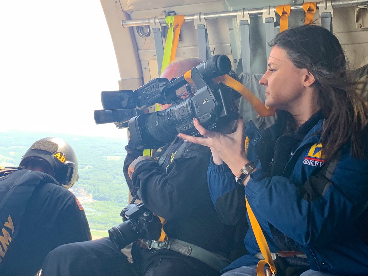 CarlyO12's tweet photo. Just another day at work with the @USAPTCommander https://t.co/weRtBbfY0L