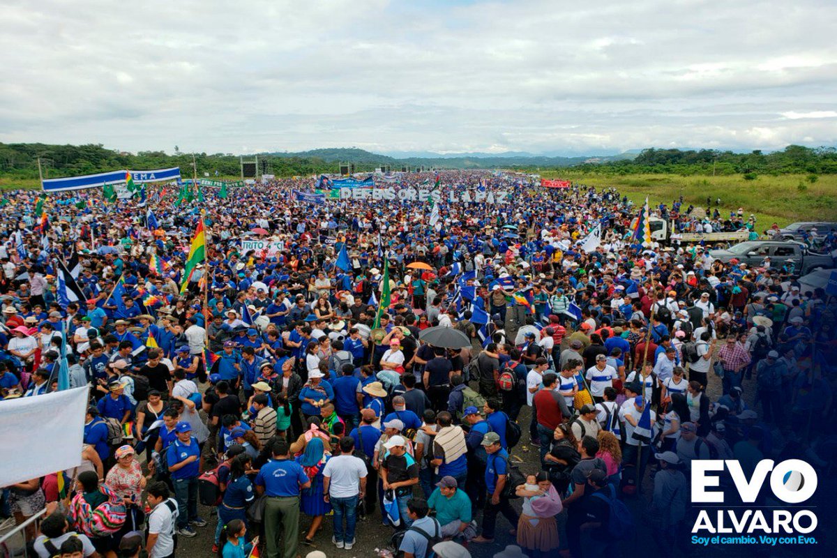 SedCom_Ch's tweet image. ¡Viviendas para todos! 
En 13 años triplicamos la cantidad de viviendas populares, construidas o reformadas. De 51.821 en 2005 a 151.058 en 2018. #sigamoscambiandojuntos