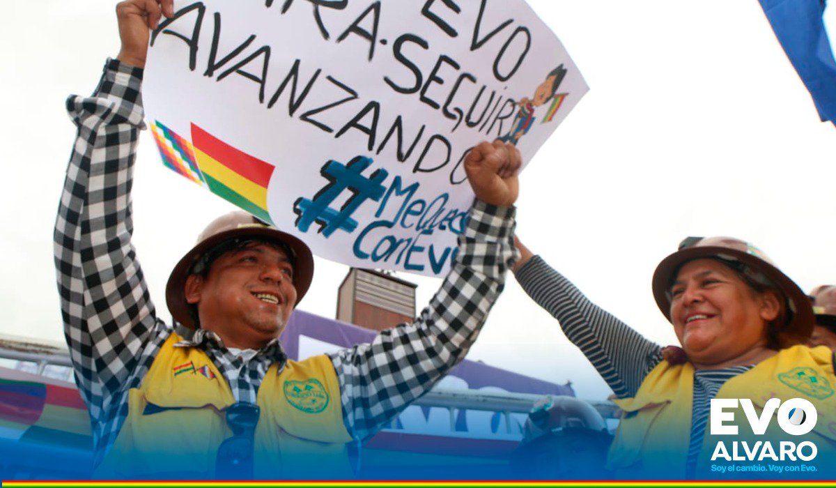 SedCom_Ch's tweet image. ¡Avanzamos a toda potencia! 
Desde el 2005, el PIB se multiplico por 4, la deuda externa bajó a la mitad y la inflación disminuyo a 1.5%. #sigamoscambiandojuntos