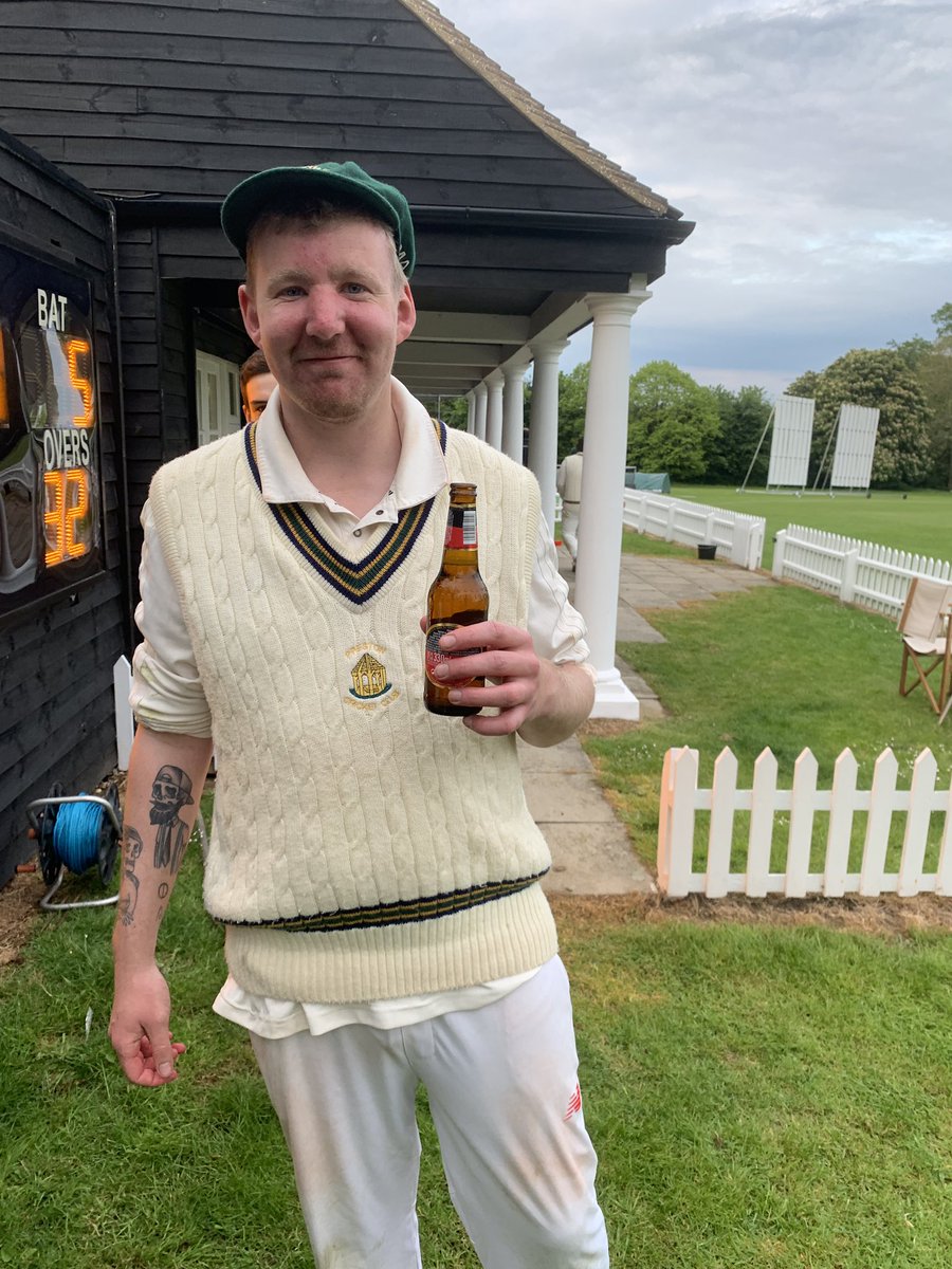 PrestonHertsCC's tweet photo. Skipper @maxando18 took 5-30. Jug! Three stumpings for @bennyhill15 Jug! https://t.co/WqPFIkU6QE