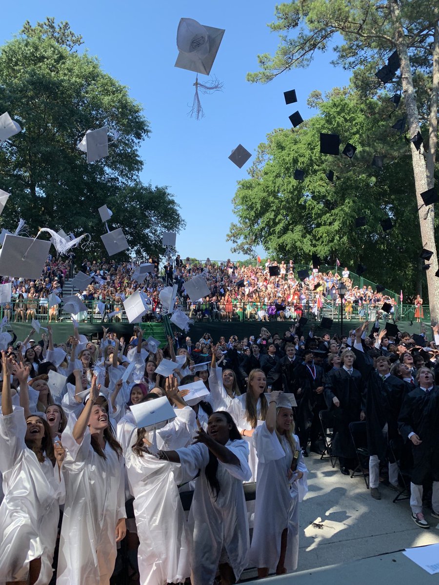 DEalesNUFC's tweet photo. Honoured to give the commencement address at @WestminsterATL graduation today. Congratulations to the Class of 2019! 🎓🎓 #GoCats #EchoesOfGlory #atlutd @WestminsterWCAT https://t.co/zb9QydntW9