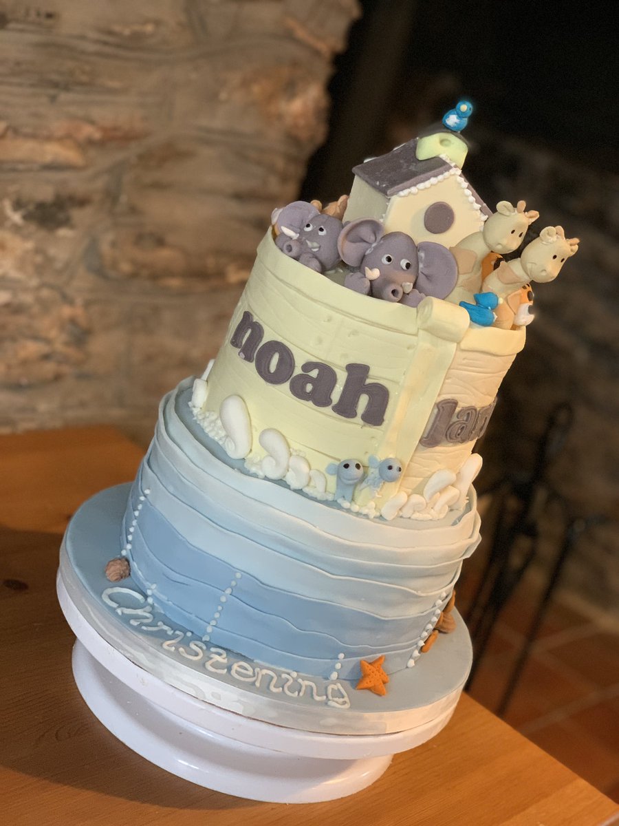 sarsarfred's tweet photo. Loving this weekends creations #christening #cake #cakedecorating #baking #weekend #love #sweet #noah #animals https://t.co/iTmJDzSRM4