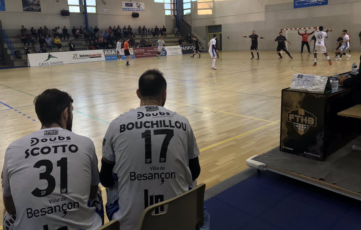 gbdh_handball's tweet photo. #N1 - J10 Play-offs 🤾🏻♂ / 15’ :
👉🏻 Frontignan 7-5 GBDH
#AllezGBDH #Grandissonsensemble #ObjectifProligue https://t.co/EFiKfgKuLh