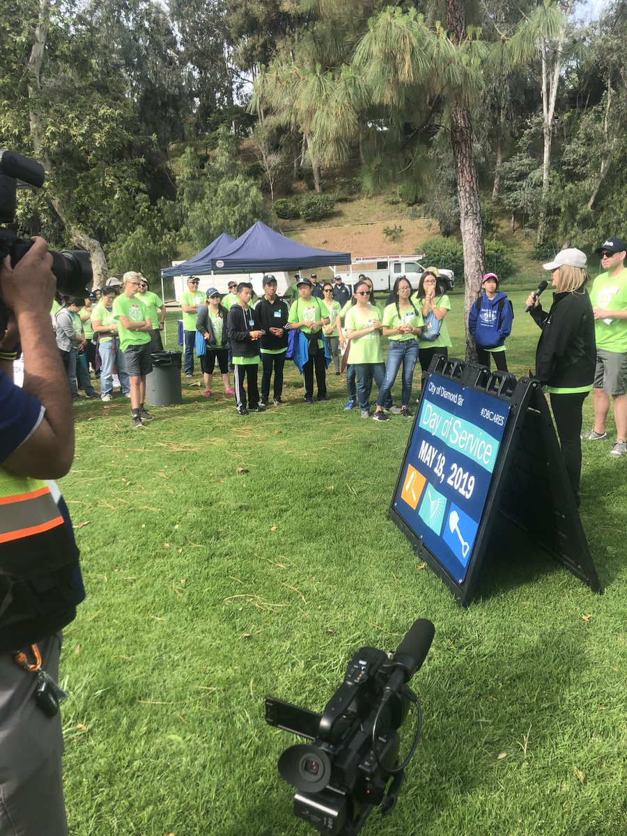 L2ChangCA's tweet photo. Loved joining @DiamondBarCity and fellow residents for Diamond Bar Day of Service! #dbcares https://t.co/Xdb1UYV3X4
