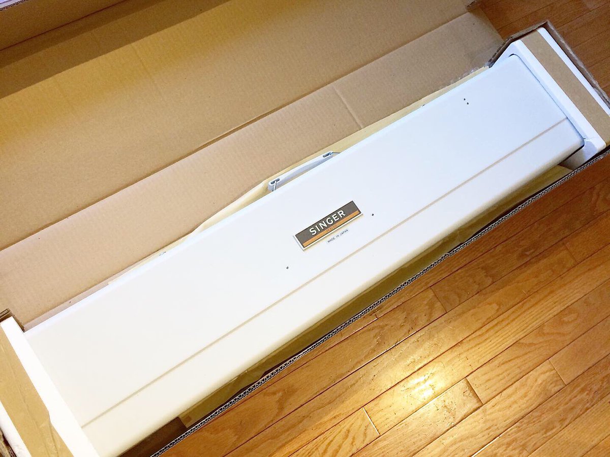 machineknits's tweet image. New in box Singer MOD. 155 bulky gauge knitting machine! Well, like new. It has been used &amp;amp; does need maintenance but this gem will be for sale soon! Send a personal message or email through the website if you’re interested.

#knittingmachine #knitting #singermachine #RochesterNY