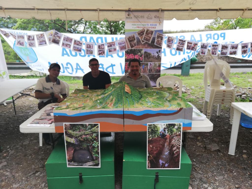 acugolfo's tweet photo. Festival Contra la Privatización del Agua, Río Torola - Meanguera, Morazán. #ACUGOLFO se suma al esfuerzo de la Mesa Territorial del Foro del Agua de Morazán y La Alianza contra la Privatización del Agua. https://t.co/rKm1Q3MLUD