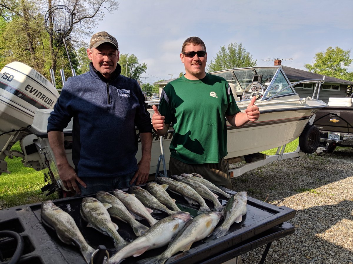 Sportsman_992's tweet photo. Great evening out on the Lake Night Bite #Walleye #Limit https://t.co/DBmyFKN5Le