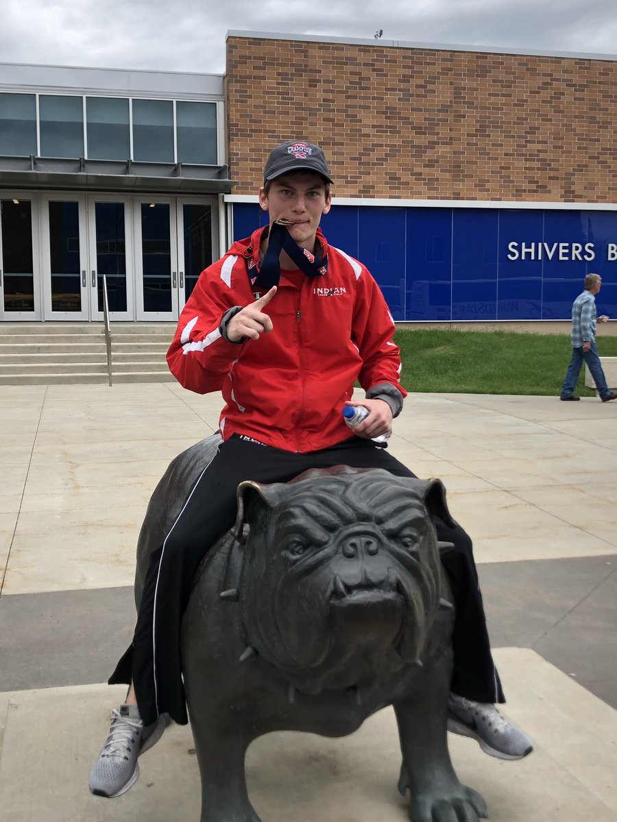 Like or rt if you’re proud of this kid. (State Champ in the 100 and 200)