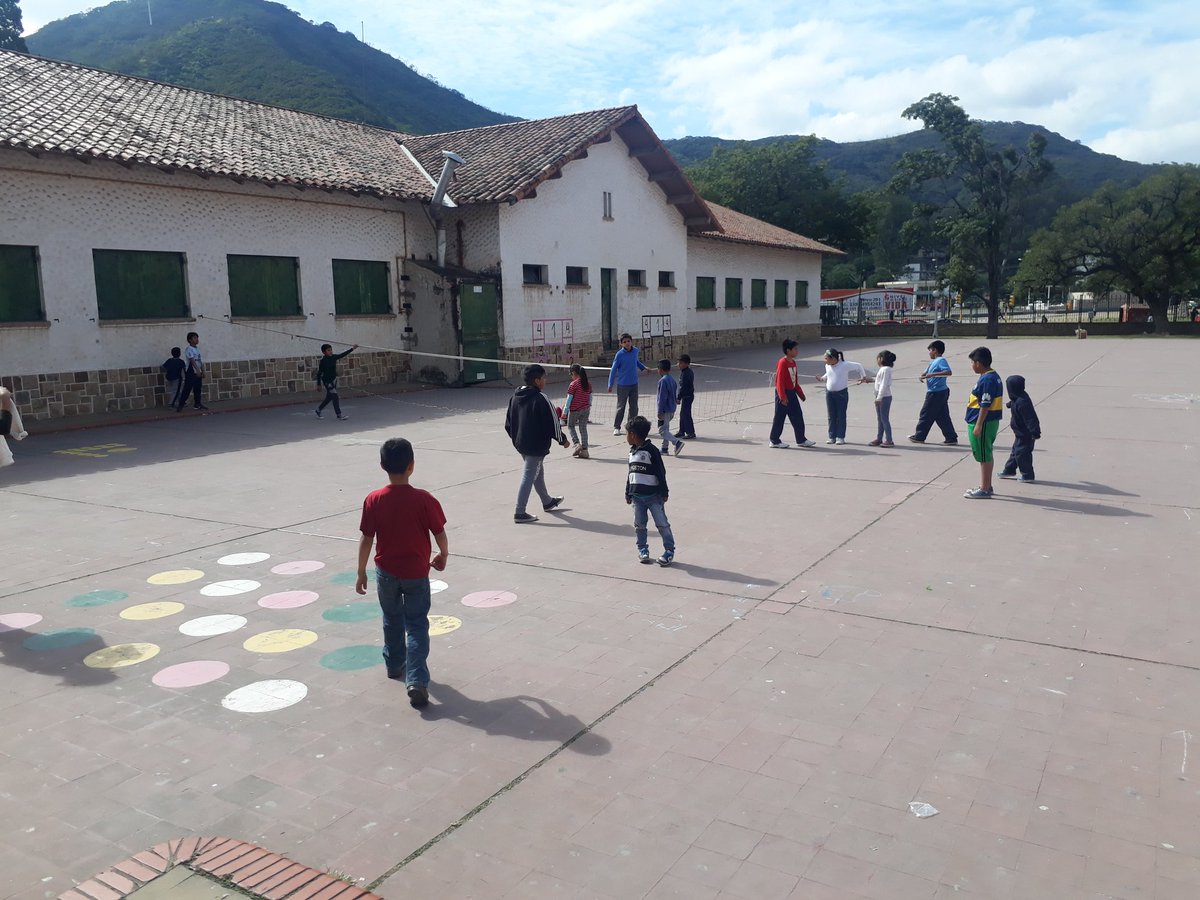okconny's tweet photo. Hicimos escaparelas, madres con arte China y juegos entre todos. Hogar Escuela. @FerSiarezEa @fguillesaavedra @artydance23 @patriciapinasco @candeamelie https://t.co/Ugc83NoDLI