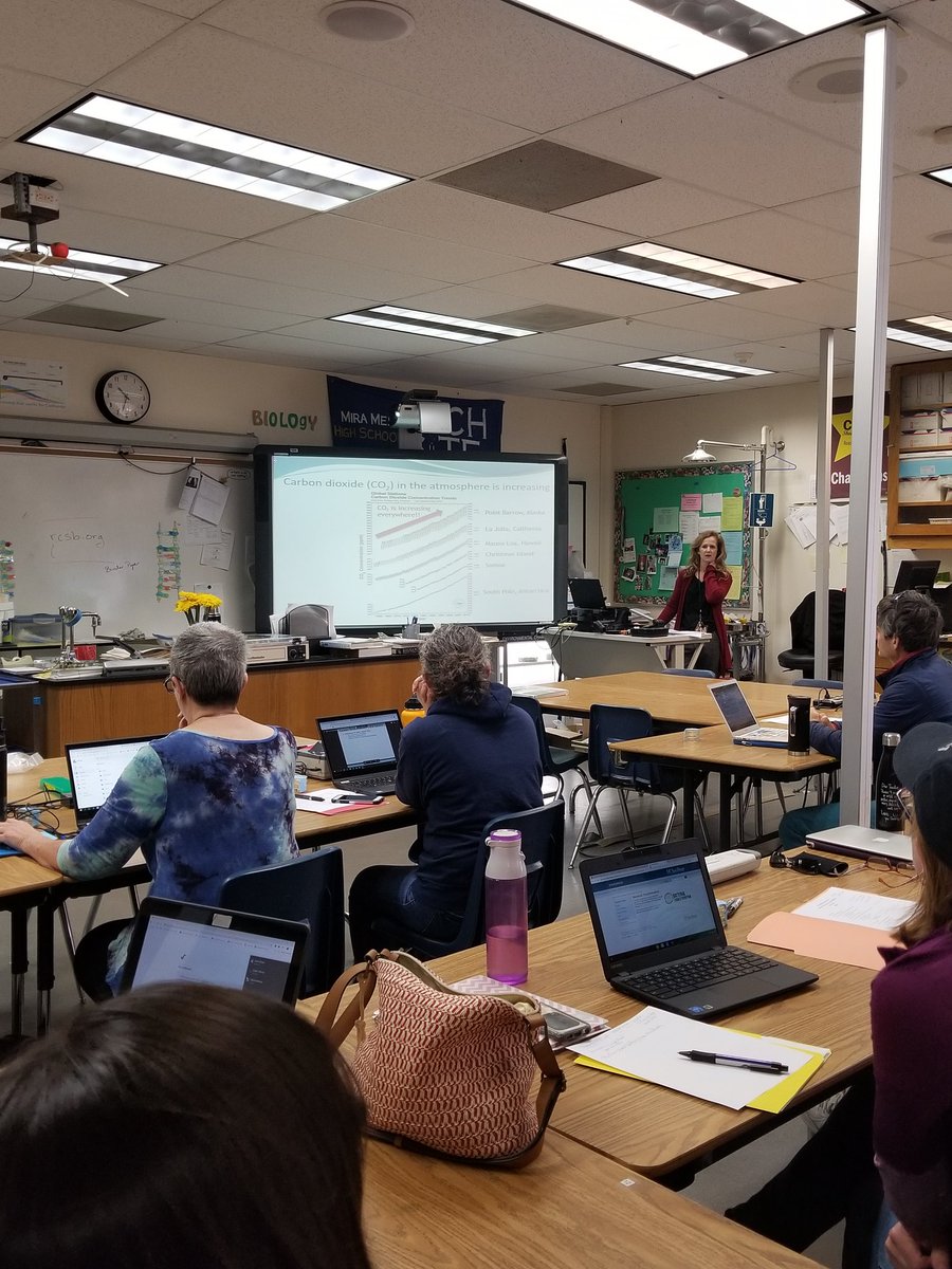 jessica_jesspc's tweet photo. Great turnout of dedicated teachers at #ScienceBridge refresher workshop today! @lounge_science @DrMadrigalPatel @suhi_principal @suhisportsmed @aymeemar https://t.co/ubh8PustDe