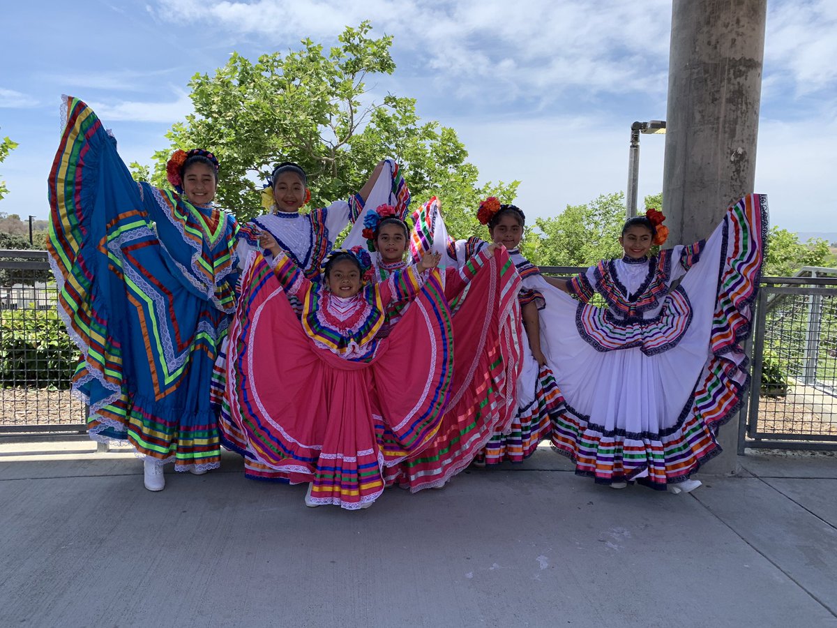 GuajomeSchools's tweet photo. Thank you to everyone...teachers, students, staff and parents for a great Stakeholder’s Day. What a great way to celebrate our past, present and future. Here’s to another great 25 years! https://t.co/behtF1Fxfa