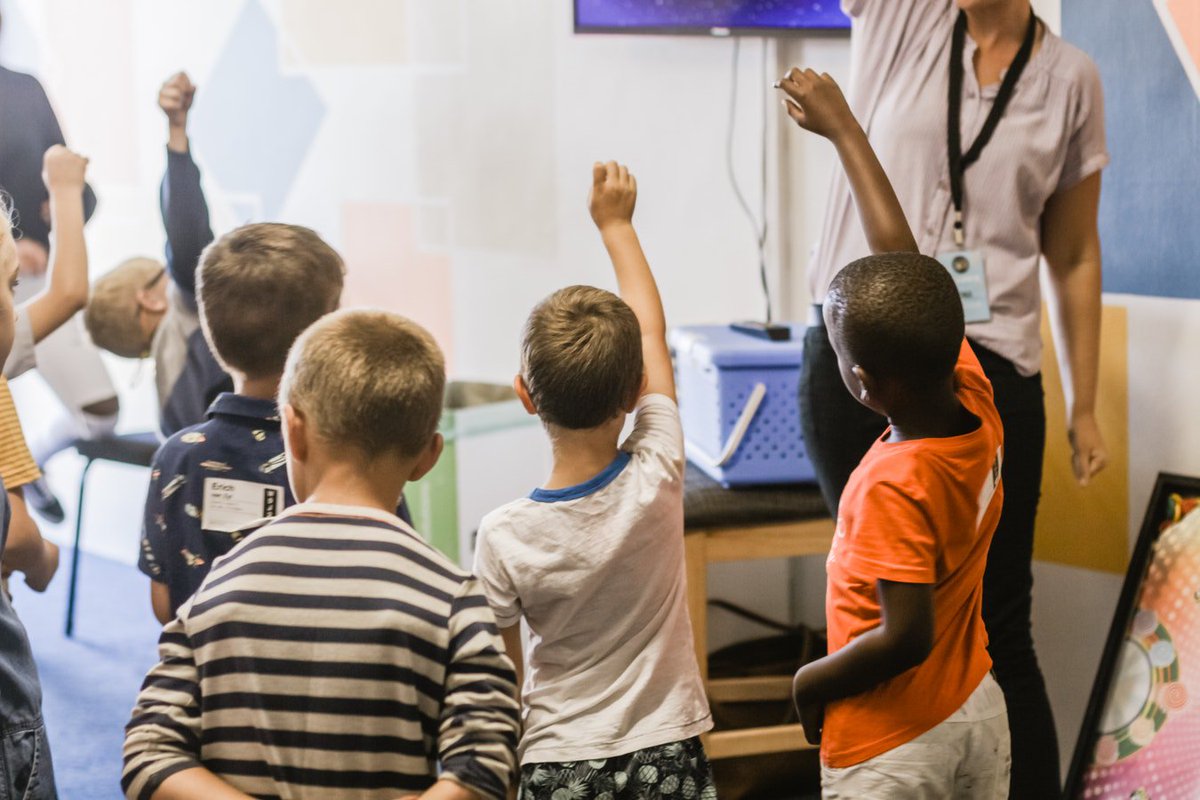 LeadWLanguages's tweet photo. OPEN NOW: Let us support your dream to inspire a globally-minded next generation. The Lead with Languages Teacher Scholarship Program awards merit-based scholarships to graduating high school seniors committed to pursuing a career in language education. https://t.co/3oSH4PdM3y https://t.co/AIgF3n6cJX