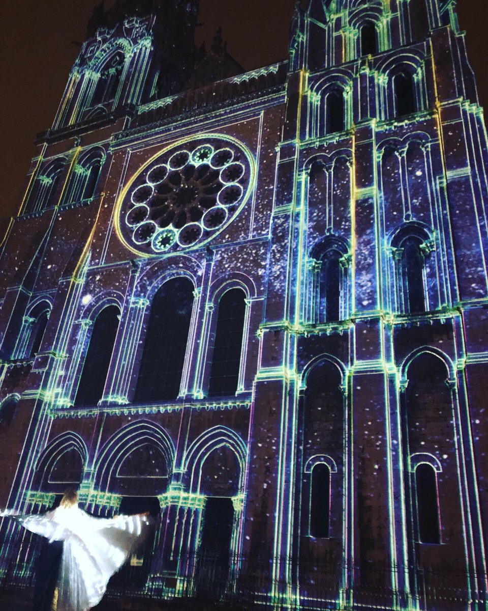 VBANTONELLI's tweet photo. #chartresenlumieresenchante #Chartres #PrintempsProustien #Proust #wings #openyourwings #veronicaantonelli https://t.co/uAwnJPw8q3