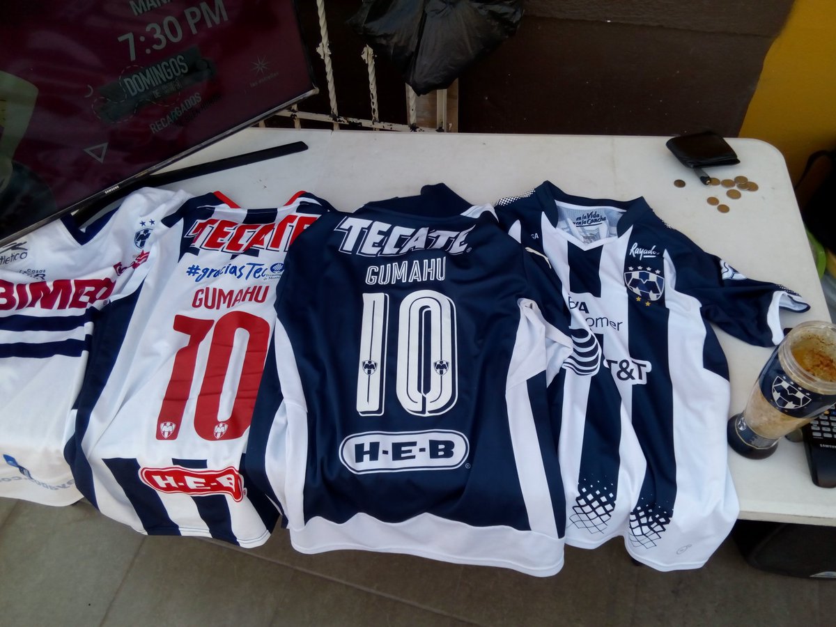 gumahuperez's tweet photo. Listos para acabar esto...
#ArribaElMonterrey
#RayadosPositivo 👈🔵⚪ https://t.co/IKgB0UUCLQ