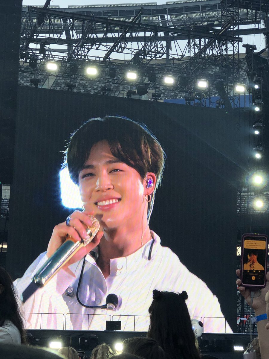 rina⁷ is seeing bts! tweet media