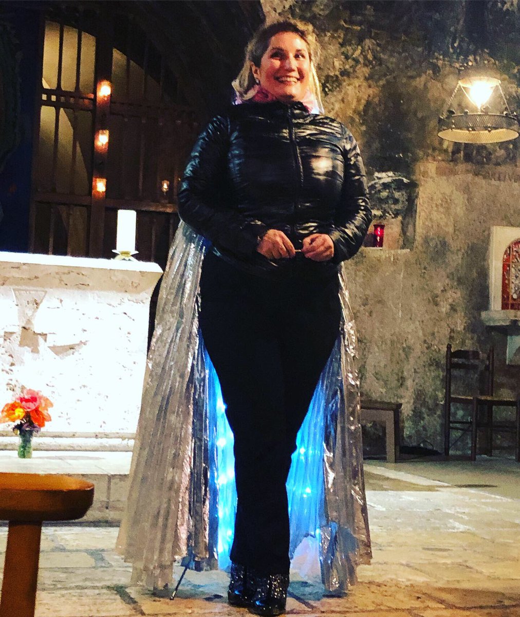 ChartresEn's tweet photo. #cathedralenotredame #cripte #recital #soprano #veronicaantonelli #AveMaria @ChartresEn @VilledeChartres @ChartresLumiere https://t.co/7Xw2fWfEXO
