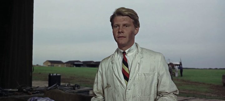 Born on this day, James Fox turns 80. Happy Birthday! What movie is it? 5 min to answer! 