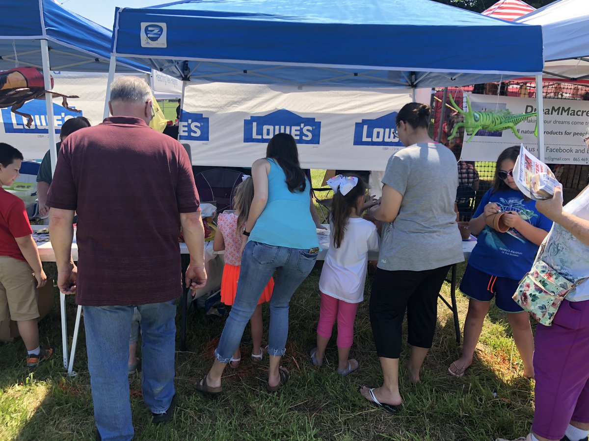 natranger2016's tweet photo. We had an awesome day #morristownstrawberryfestival ! Great day with a lot of great kids, both young and older! @store579mo @Lowes @1280Market https://t.co/6uQiZgphBB