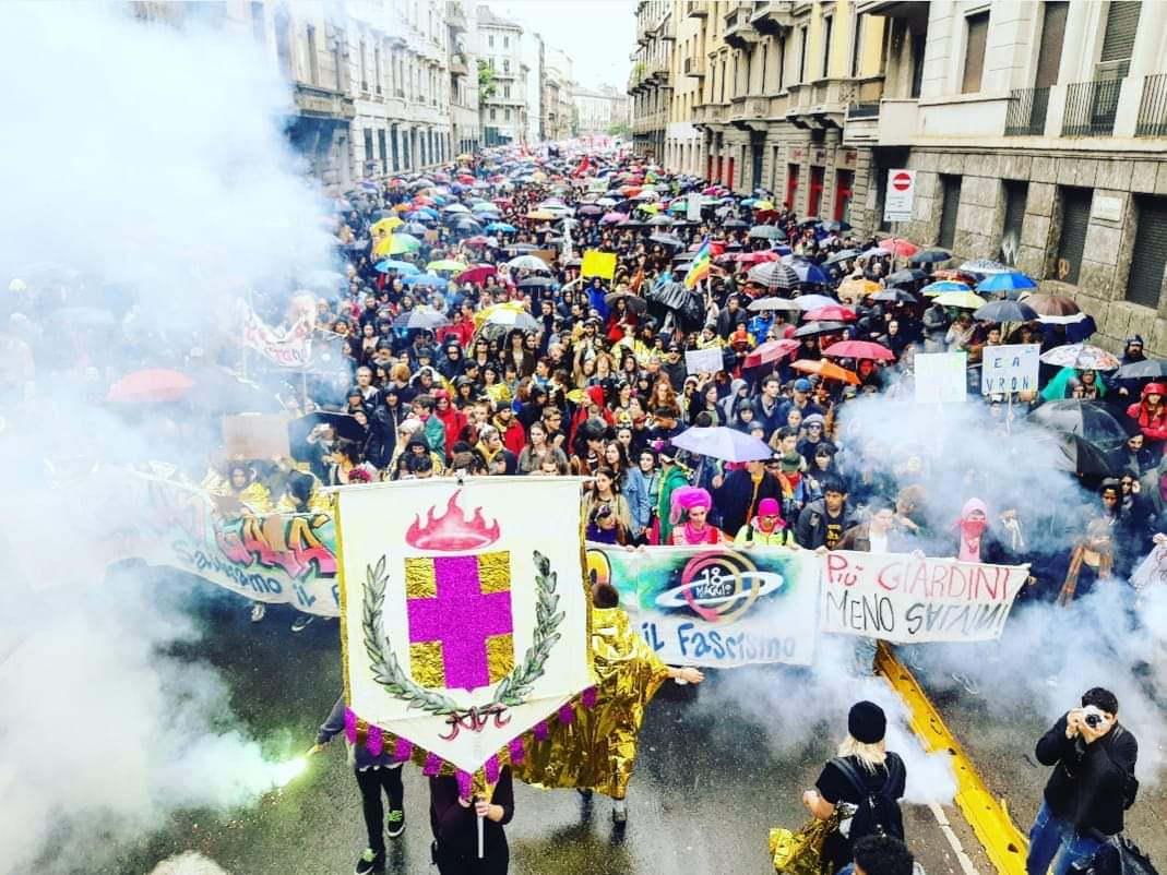 nonunadimeno's tweet photo. Il futuro è qui.
#SalviniBaciamilano
#nonunadimeno https://t.co/RjE7vbd8AA