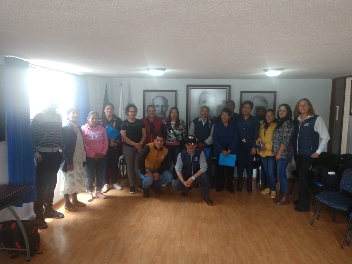 RegidoresEdomex's tweet photo. Llevamos a cabo el #CursoTIP en el CDE y CDM’s de Toluca, Tejupilco, Huixquilucan, Atizapan de Zaragoza y San Antonio La Isla.

Gracias a los capacitadores @David_Oviedo_, Adan Norberto, Gabino Romero, Guillermo Flores,  y Leonardo Hdz. por llevarlos a cabo.
#ElPANqueQueremos https://t.co/KPDdfvUgdv