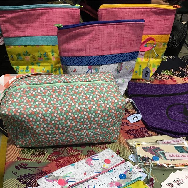 whirlsie's tweet photo. Only a few project bags left this morning including a box bag! I also have knitting patterns here too! Come visit us at @fibrewebs stall near the ramp!! #fibrewebsandwhirlsietakeontheworld #woolexpo #oldbusdepotmarkets #whirlsie https://t.co/T8FCMoL4Fw