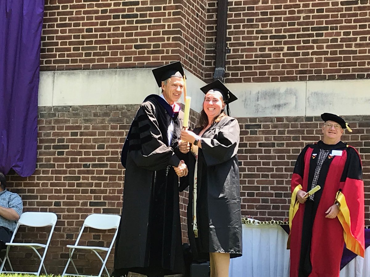 LuftglassM's tweet photo. Congratulations to my awesome niece, Shannon McAvoy, on her graduation from the University of Virginia! #UVAGrad https://t.co/oAHBGGY6lJ