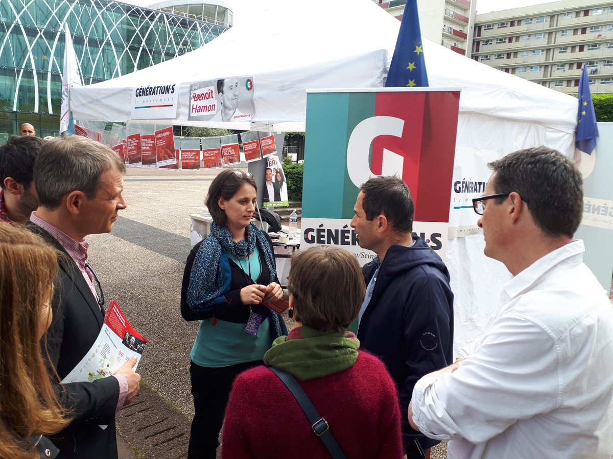 GenerationsVSM's tweet photo. Team Génération.s 94 à Créteil avec @benoithamon @BalasGuillaume @STaillePolian 
#Viveleuropelibre https://t.co/P2ss0tWT27