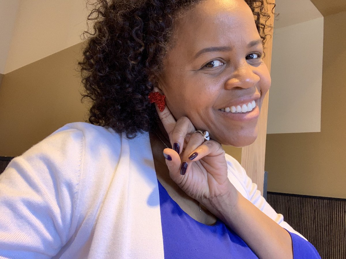 Started my day at my <a href="/BostonWard12/">BostonWard12</a> Democratic Committee Caucus, reppin’ red, white, and blue, while paying homage to Mama Africa! #bospoli #mapoli <a href="/massdems/">Massachusetts Democratic Party</a>