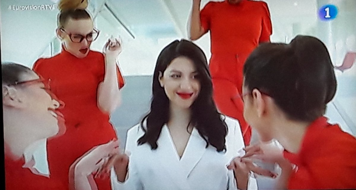 carlosls2001's tweet photo. Cuando llega tu menstruación y estás en #Eurovision #Eurovisionrtve https://t.co/mCxGe93VEz
