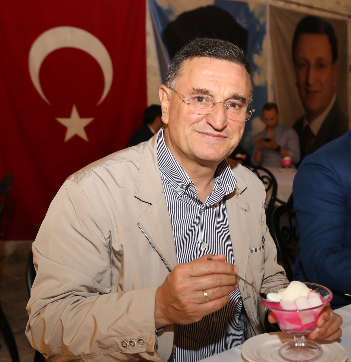 DocDrLutfuSavas's tweet photo. Gastronomi şehri Hatayımızın sıcak yaz aylarında vazgeçilmez tatlılarından biri olan Haytalıyı, HBB Gastronomi Evinde tatmanızı tavsiye ederim.
#UnescoHatay
#GastronomiŞehri
#HatayGastronomiEvi
#HatayGastronomyHouse
#unescohataygastronomişehri
#hataybb https://t.co/NJpvWIuZt8