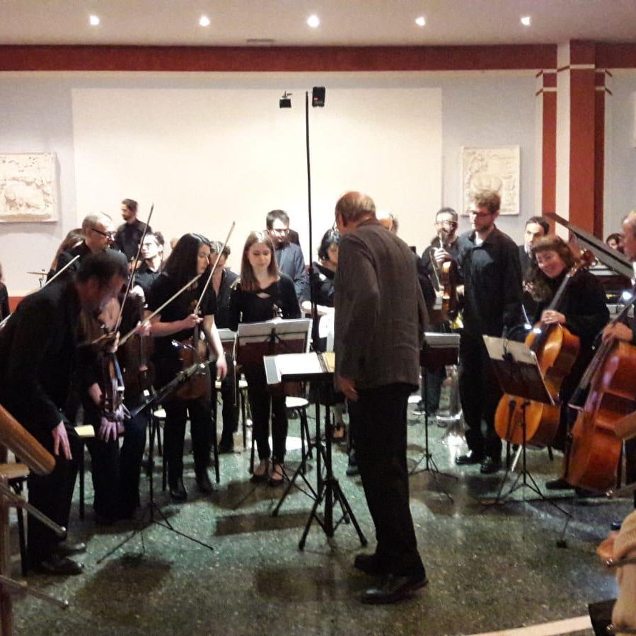 SapienzaRoma's tweet photo. #now: "Musiche di danze e di scena", concerto dell’orchestra #MusaClassica per la Notte dei musei alla Sapienza (ora, Museo di Arte classica) #Nottedeimusei #Ndm19 #NDMroma19 #musicaSapienza #museiSapienza #Mac_Sapienza https://t.co/rCz4C73LCA