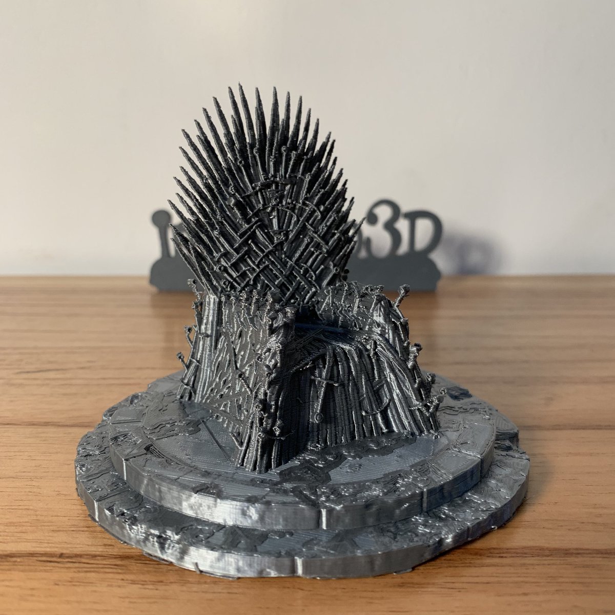 3dImpacto's tweet photo. Iron throne! Se acerca el final!!!!! Conseguilo en https://t.co/7A10YJ20qv https://t.co/r84dXfi7nK